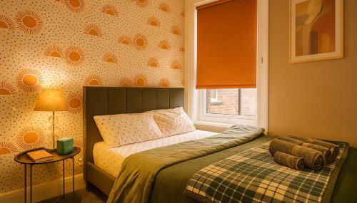 Seren, Free Parking, Close to Train Station, Pool table, sleeps 1-7guests - Foto 4