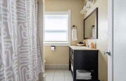 Unique Bungalow w/ hot Spa in DT - Foto 42