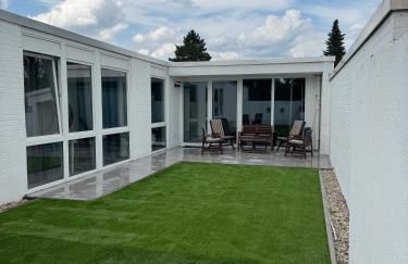 UZ Villa 11 - Laatzen 10 Minutes to Hannover Messe 140qm Modern Living Self-Check-In Wifi Parking - Foto 1