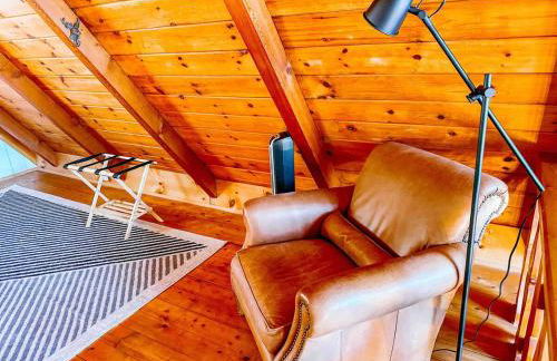 Nine Sides Lodge- Cozy A-Frame makes base camp for ADK Adventures - Foto 10