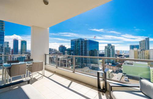 Cityscape Elegance with Water Views - Foto 5