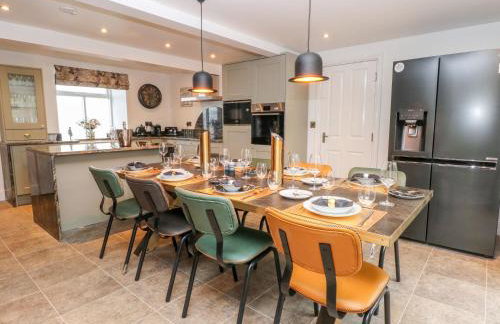 HollyDale - Photo 12