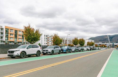 Blueground East Industrial pool AC nr park SFO-1850 - Foto 44