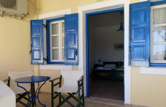 Santorious Cavehouse - Photo 27