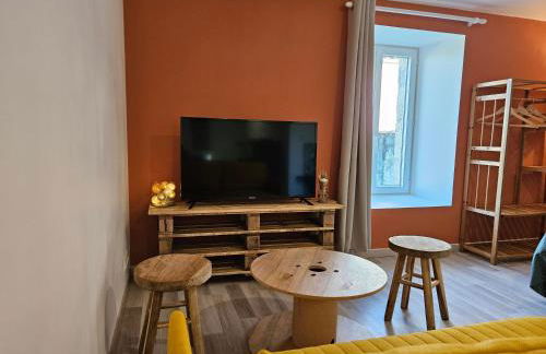 Appartement Bohème 4 personnes à 12 min du Puy du Parc - Photo 2