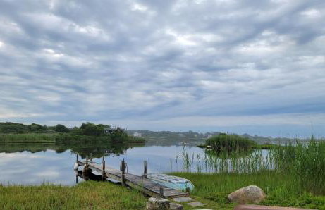 Waterfront Salt Pond House, water view and dock - Foto 23
