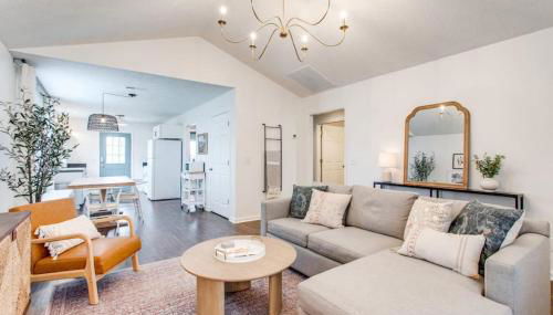 Walnut St, Charming, 3bed, 2bath - Photo 1