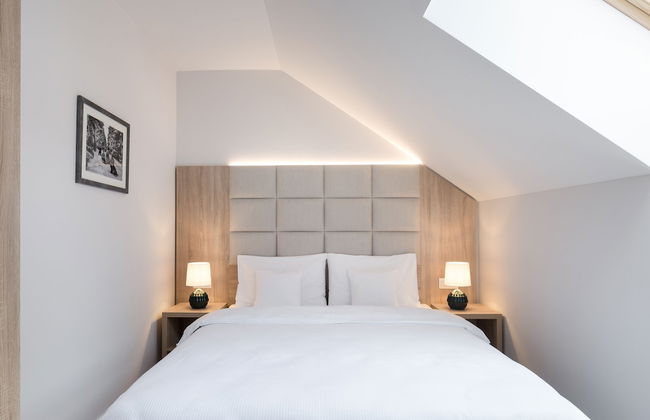 Green Apartments - Photo 2