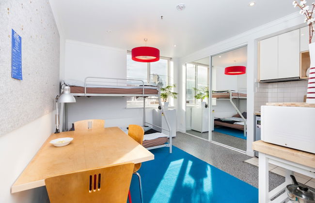 HENRIETTA, Carlton Studio Apartment - Photo 1