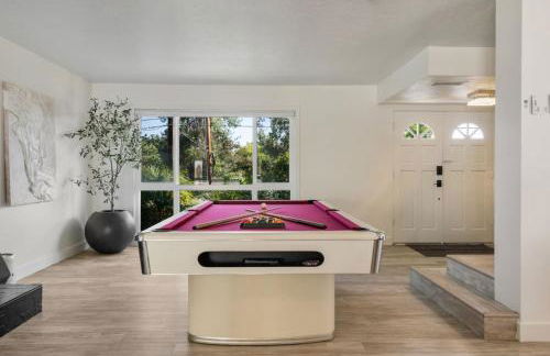 2-Story Sanctuary - Spacious Hot Tub - Billiards - Foto 35