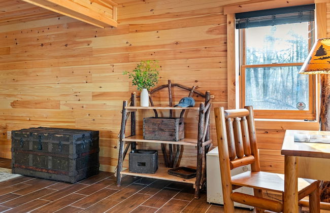 Deer Haven Cabin by Avantstay Waterfront Dock Firepit - Photo 43