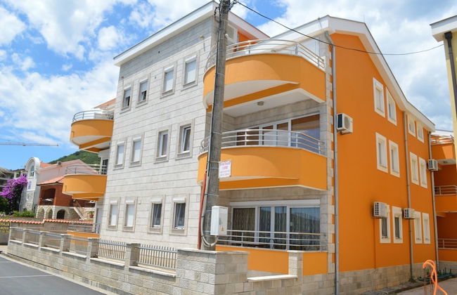 Seafront Apartment Bijela - Foto 1