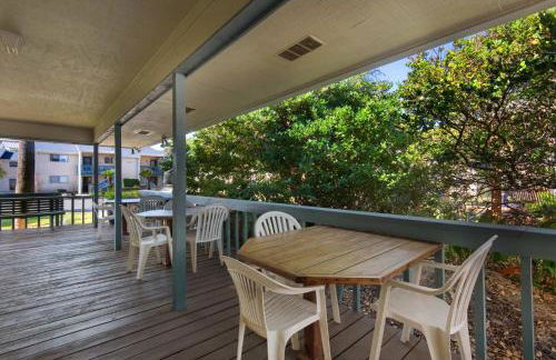 Steps to the Beach Pool Courts Family Fun - Foto 37