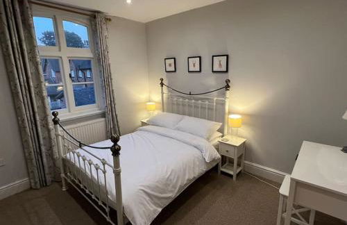 Central Knutsford - Photo 8