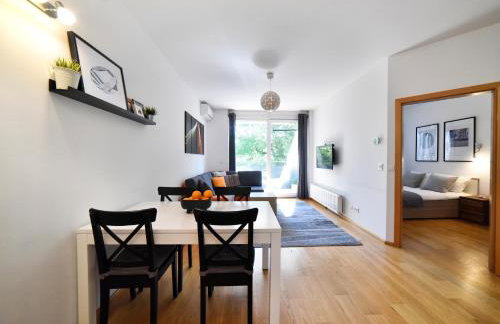 BLOCK APARTMENT PARK with private garage parking - Foto 4