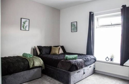 Manchester 3BR House Contractor Hospital Uni - Foto 11