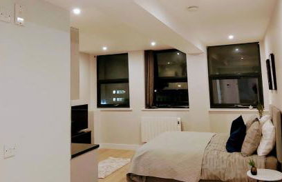 Market Haven Kingsize Studios Town Centre with Netflix, Business & Leisure travellers, multiple units available - Photo 32