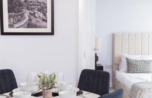 Stylish new-build, free parking, 20-minute walk to city centre - Photo 4