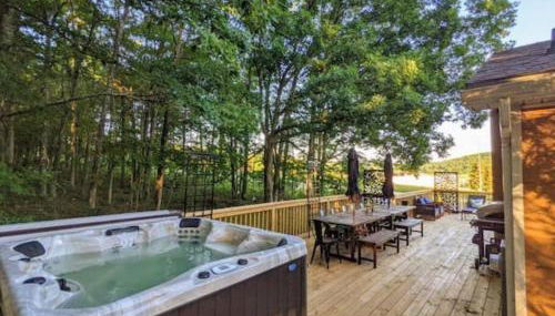 The Bumble Bee Hive 7-Bedroom House w/ Hot Tub - Foto 1