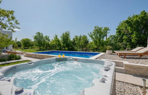 Cozy Home In Veliki Brocanac - Foto 2