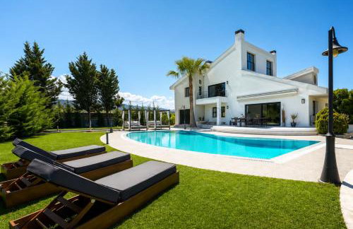 Gregorys Private Luxury Villa with Heated Pool & Gardens - Foto 7
