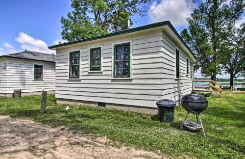 Lakefront Retreat with Boat Rentals, Beach and Bar - Foto 13