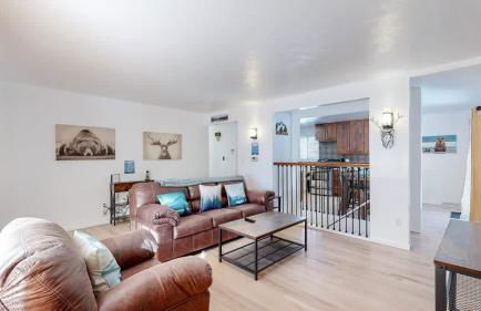 Spacious Arvada Family Home with King Beds and Office - Foto 2