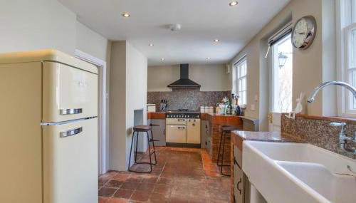 2 Bed in Eye oc-4lamb - Photo 3, Other