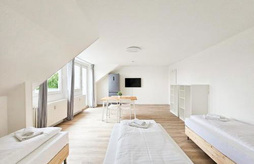 Tolstov Apartments - Monteurwohnungen - 3 Schlafzimmer - Küche - Balkon - Waschmaschine - 25 Min zur Messe DUS - Foto 16