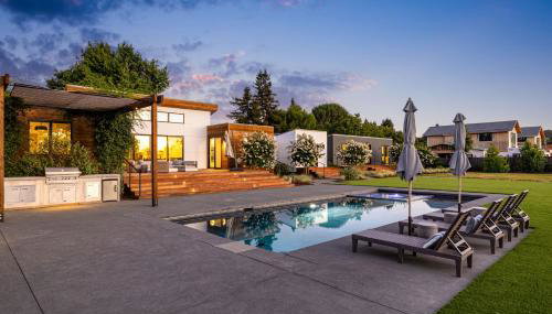 Year-Round Heated Pool - Hot Tub - Fire Pit - Lawn - Foto 5