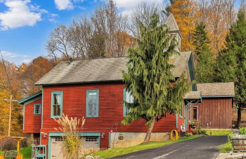 Hot Tub and Large Yard Elegant Deansboro Getaway - Foto 37