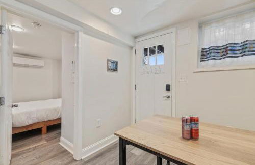 Garden-Level 2-BR Apt in Historic Petworth Home - Foto 6