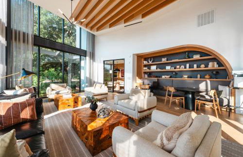 Poolside Luxury 1BR w Private Patio - Photo 40