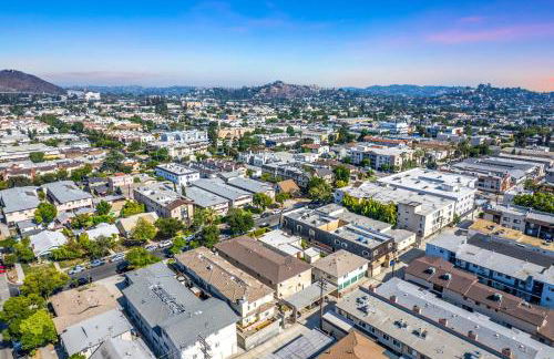 Modern 3BR Apt with Parking in Glendale - Foto 29