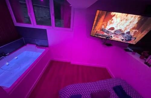 Nuit magique jacuzzi, terrasse & lit motorisé - 008 - Photo 2