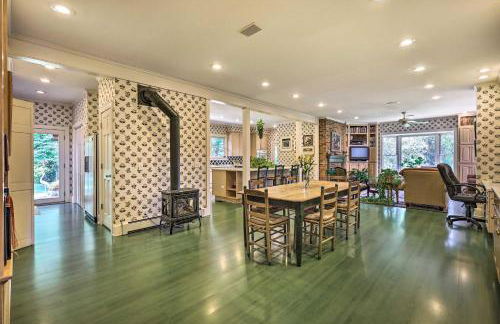 Lush Elkin Home with Porch Views and Pool Table - Foto 11