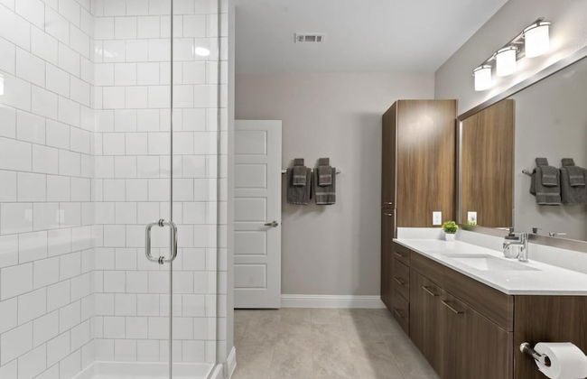 Top Floor Soco 2BR King Suite 8 Mins to Downtown - Foto 4