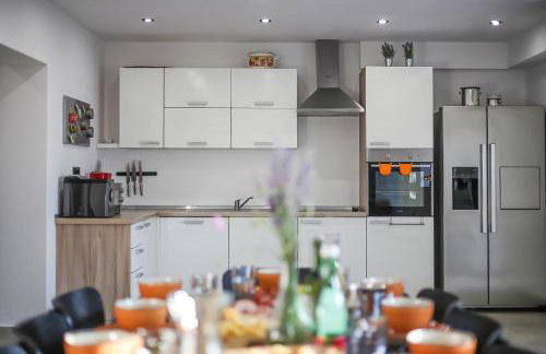 Villa Ume - heated pool, sauna, volleyball court - Photo 12