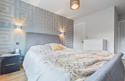 Large 4 Bedroom House Bricket Wood, Van & Car Parking, Sleeps 8 - Foto 6