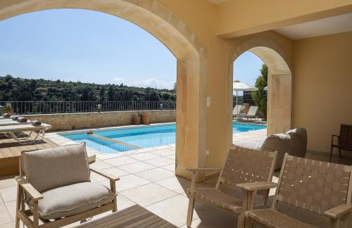 Ilys Home, a Country-chic Retreat with Pool & BBQ, By ThinkVilla - Photo 19