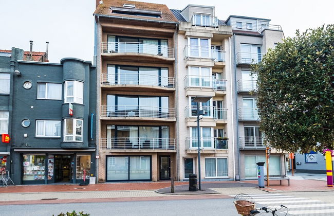 Apartment With 2 Bedrooms and Large Terrace - Photo 23