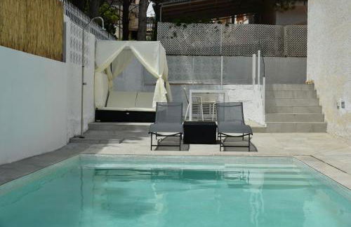 Villa en primera línea de mar con piscina privada - Foto 9