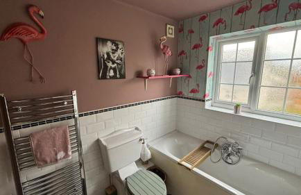 Two bedroomed Cosy cottage close to Wakefield and motorway networks Ideal for long stays and contractors - Foto 22