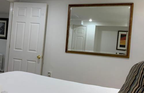 Renovated English Basement 2bdrm Home near METRO - Foto 14