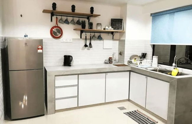 Desa Kiara Cozy Condo by SYNC - Photo 18