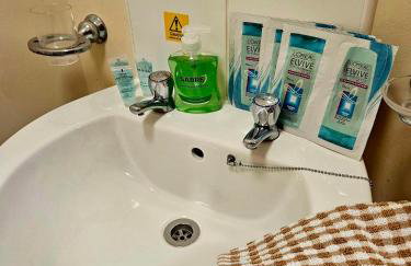 Student Only Premium Studio at St George's Tower - Foto 2