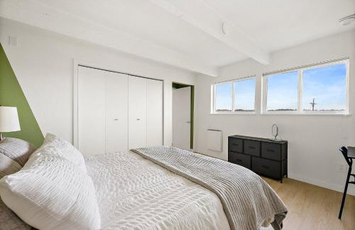 Water & Mountain View Apt - Walk to Waterfront - Foto 16