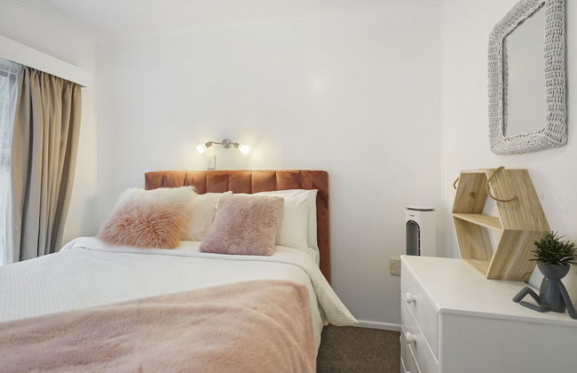 Lakeview Escape with spa - sauna - patio - Photo 11