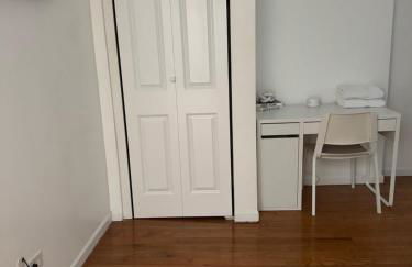 Adorable 2 bedroom with free street parking - Foto 15