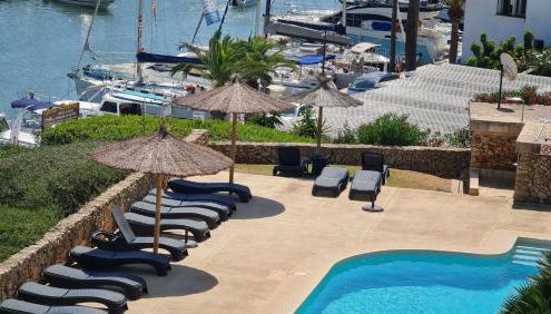 APARTMENT MARINA CALADOR HARBOURVIEW AIR CONDITION POOL GARDEN TERRASSE PORTO CARI spectacular location - Foto 5